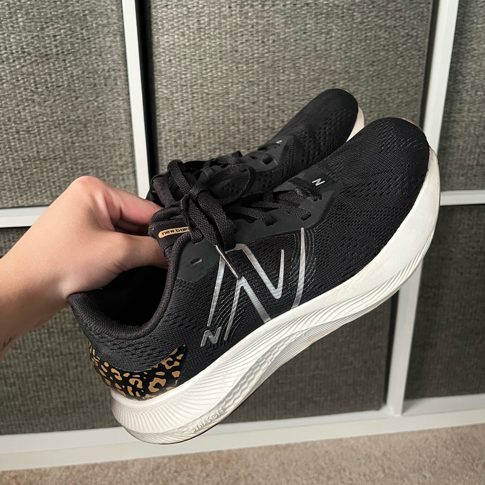 New Balance Dynasoft Pro Run V2 Black & Leopard Print Sneakers Running Shoes 6.5 - Picture 3 of 5